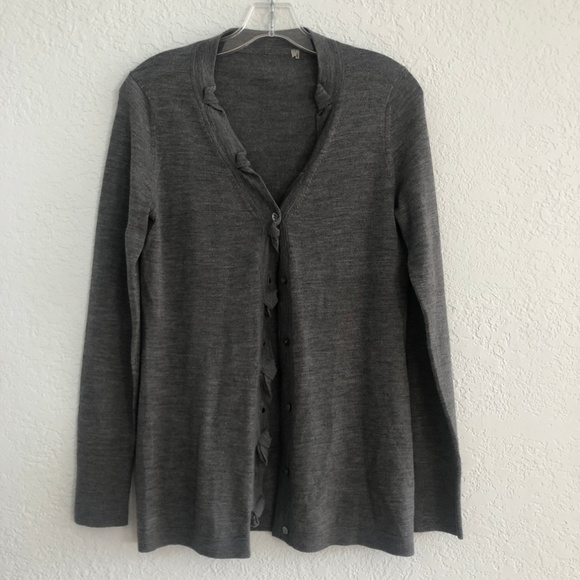 Elie Tahari Sweaters - Elie Tahari 100% Merino Wool Gray Cardigan